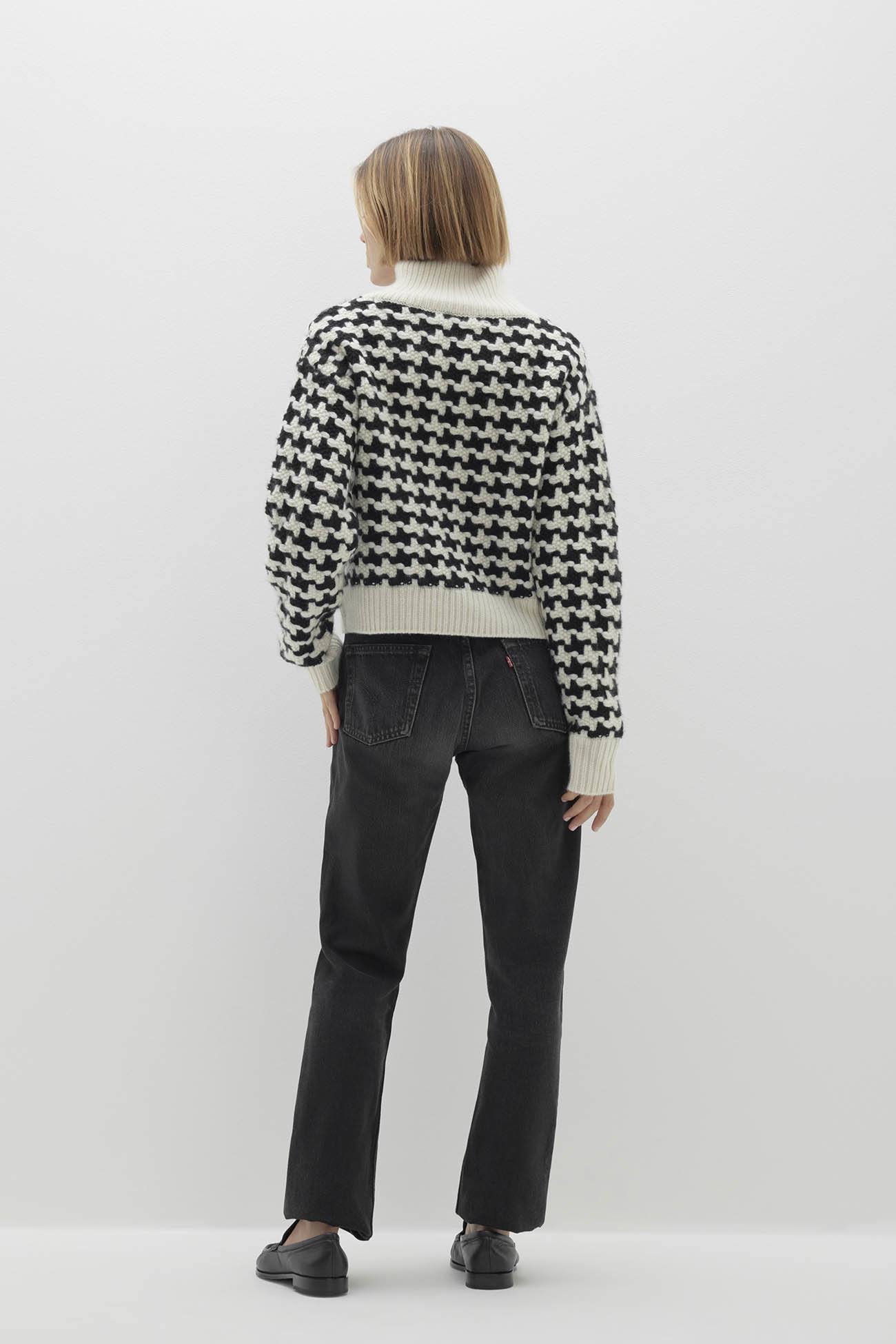 IRIS HOUNDSTOOTH CASHMERE TURTLENECK