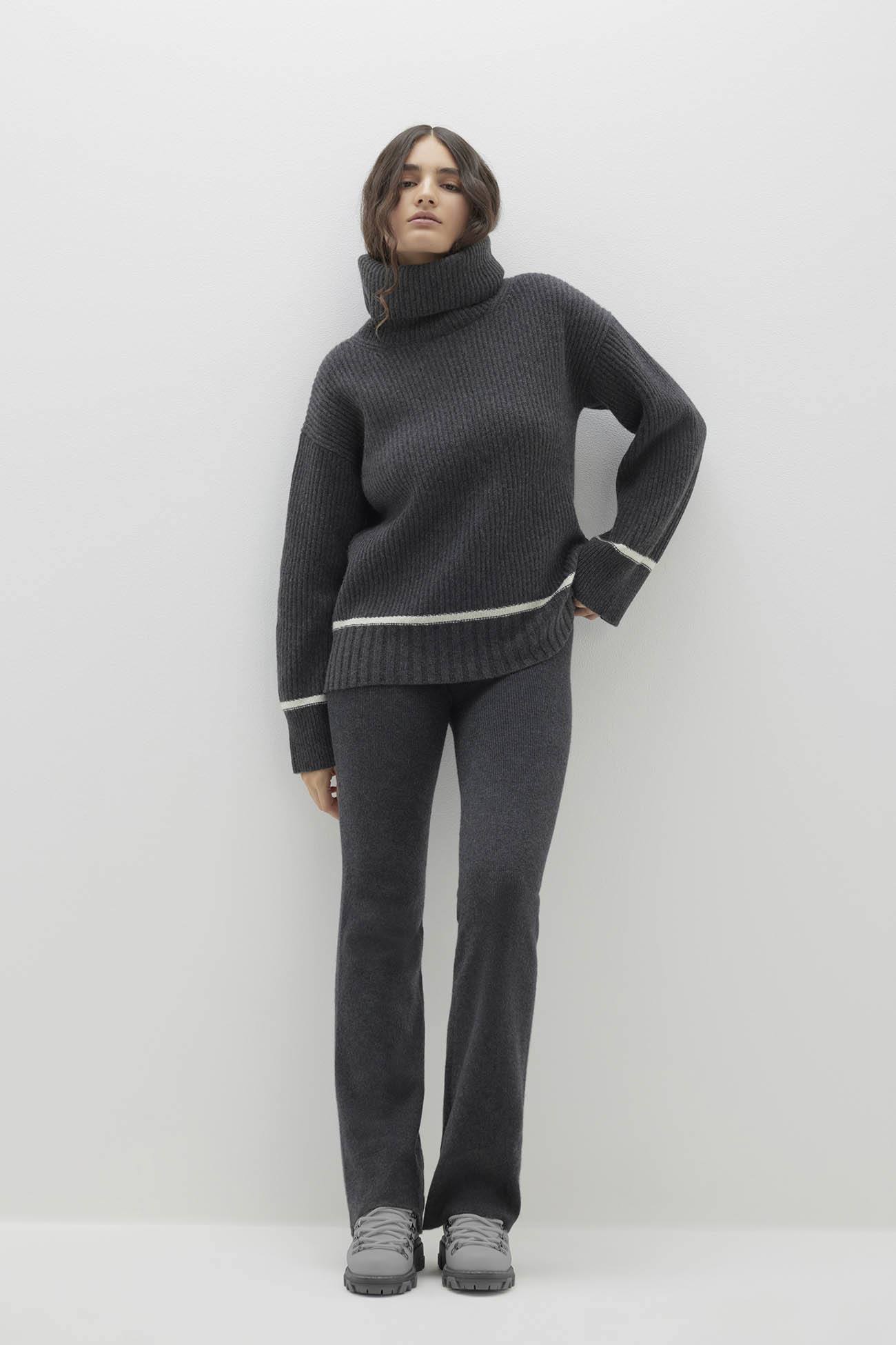 KAROL CASHMERE TURTLENECK