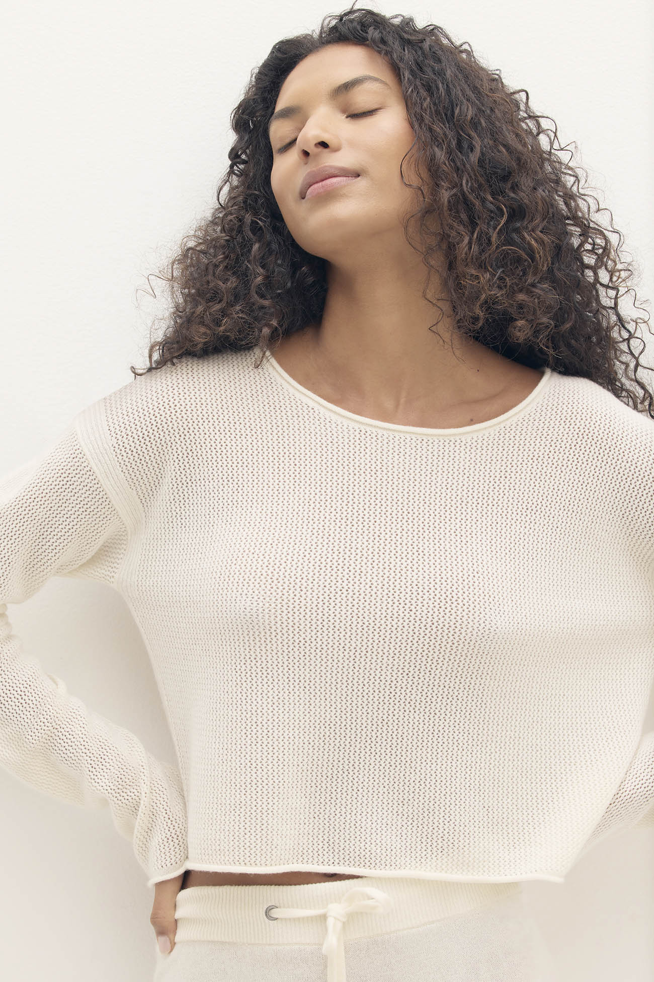 POPPIE CROPPED CASHMERE CREWNECK SWEATER