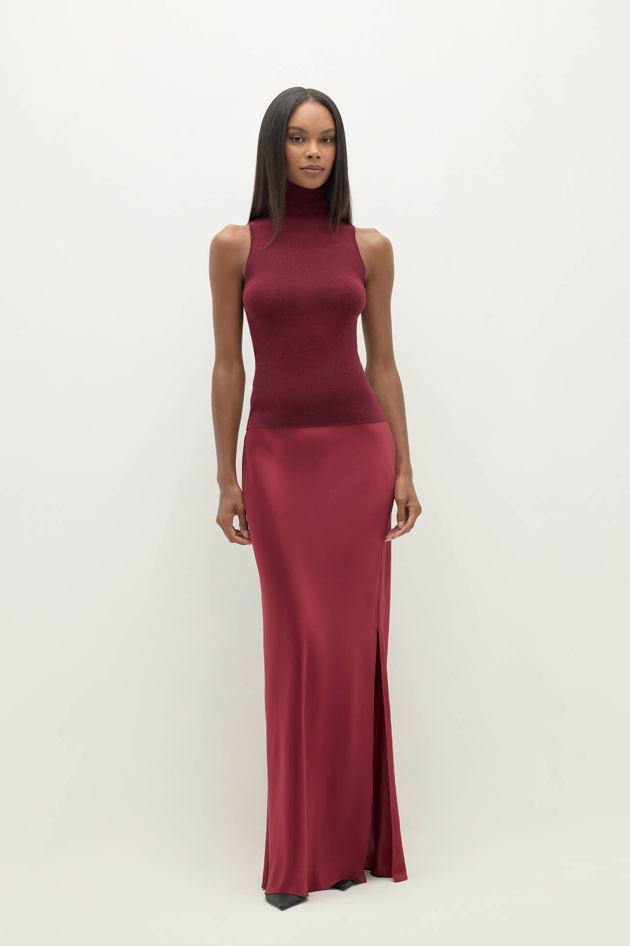 JOANNA SLEEVELESS TURTLENECK