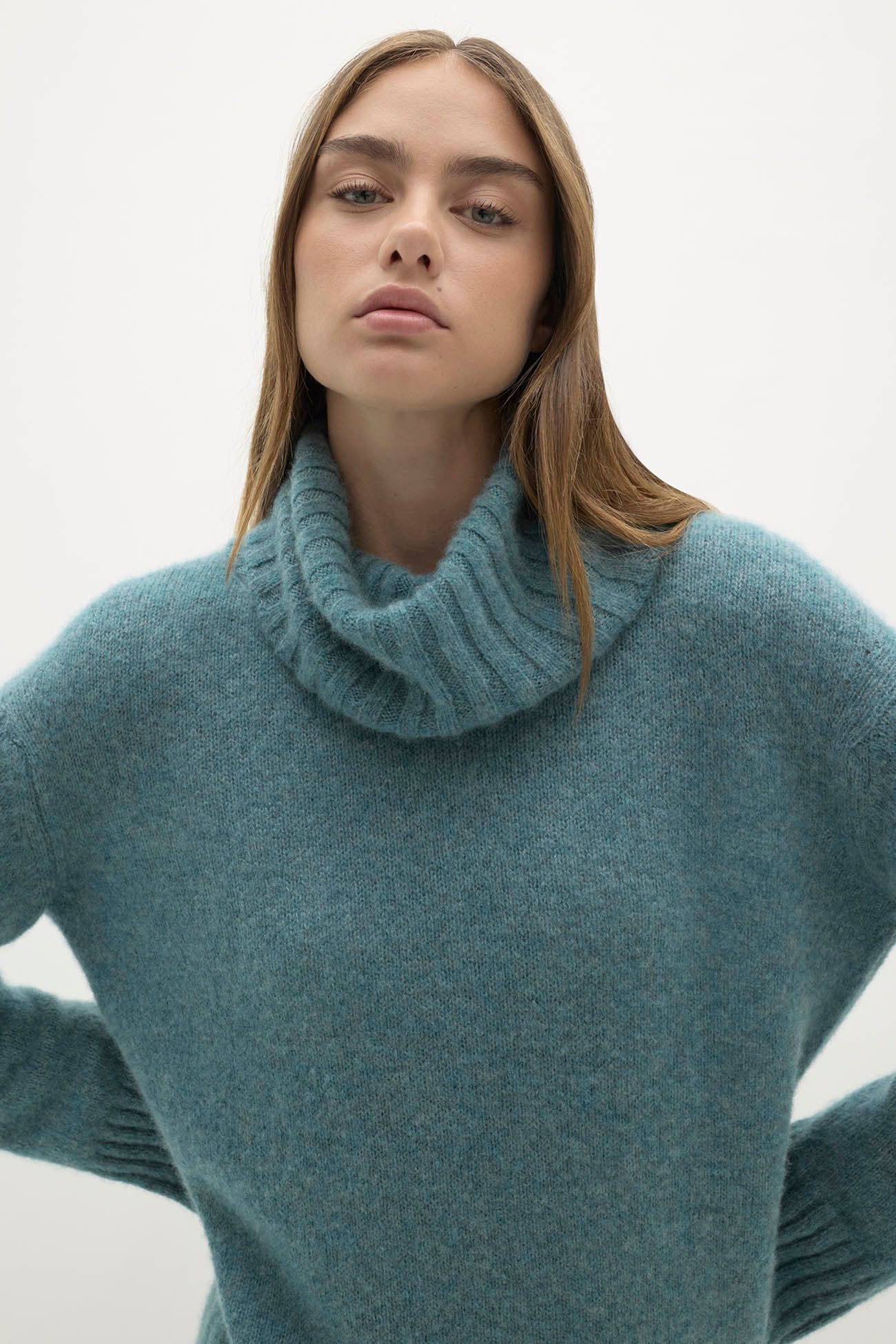 MARTINA CLOUD SPUN CASHMERE TURTLENECK