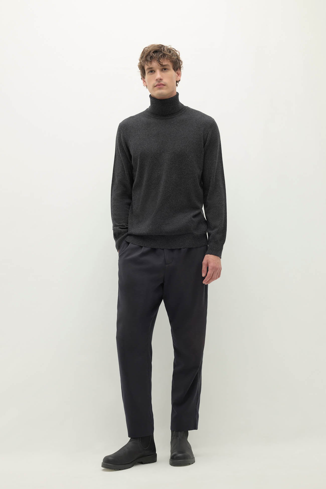 NICHOLO CASHMERE TURTLENECK