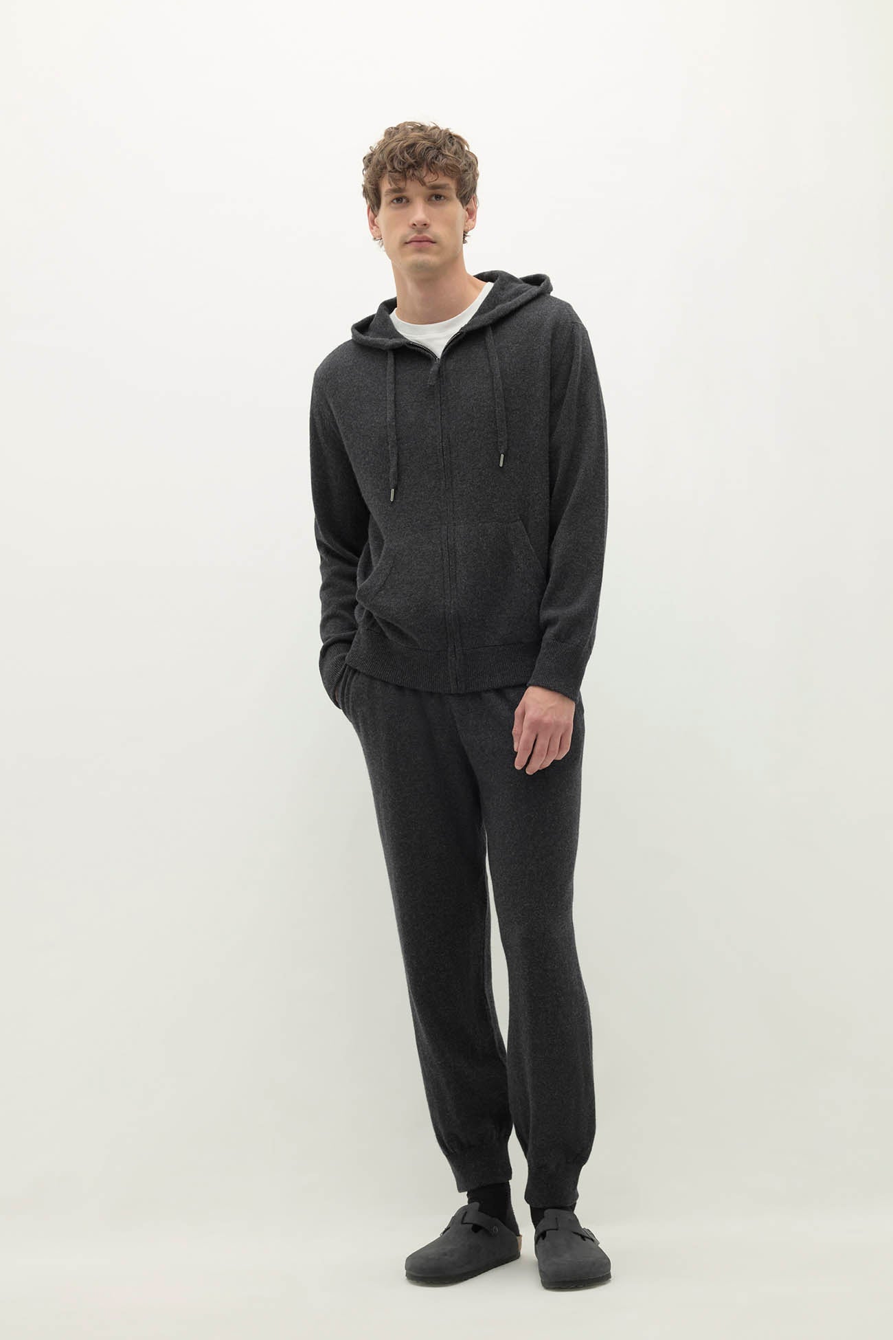 KAYDEN ZIP-UP HOODIE