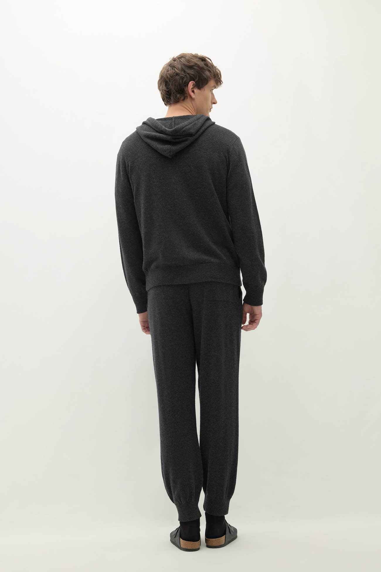 KAYDEN ZIP-UP HOODIE