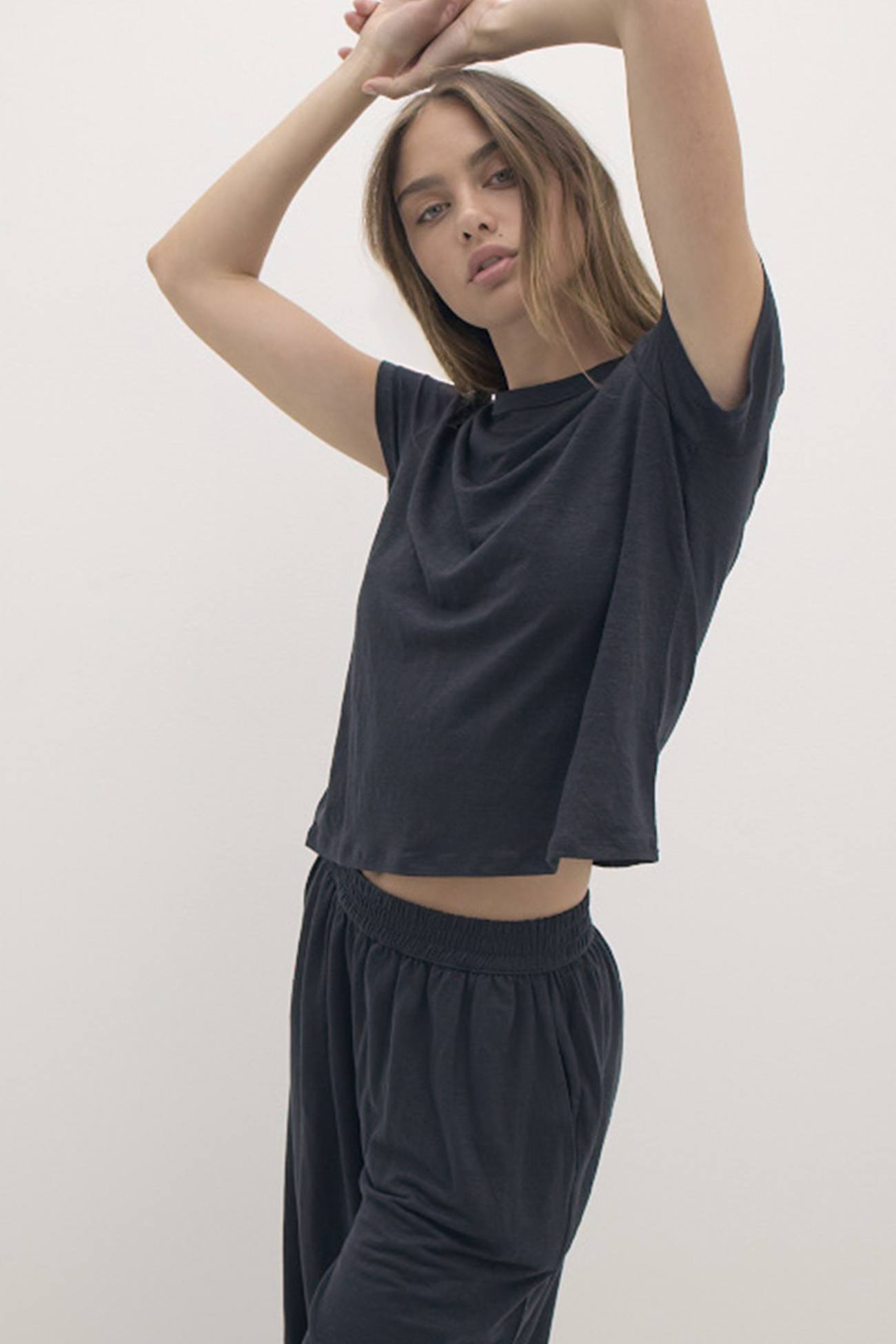 CHLOE LINEN CREWNECK TEE